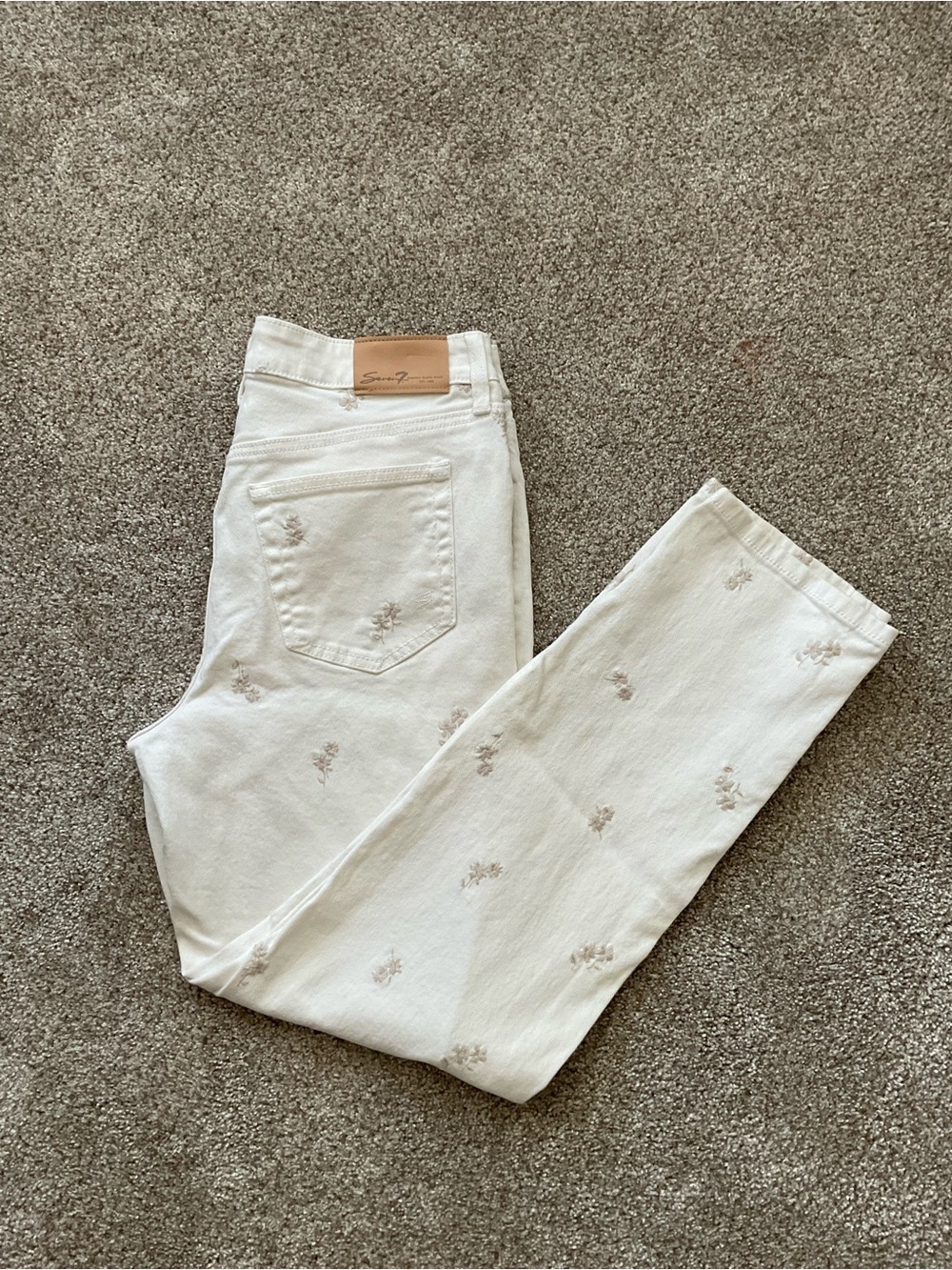 Seven7 White Straight Leg Jeans with Subtle Embroidery